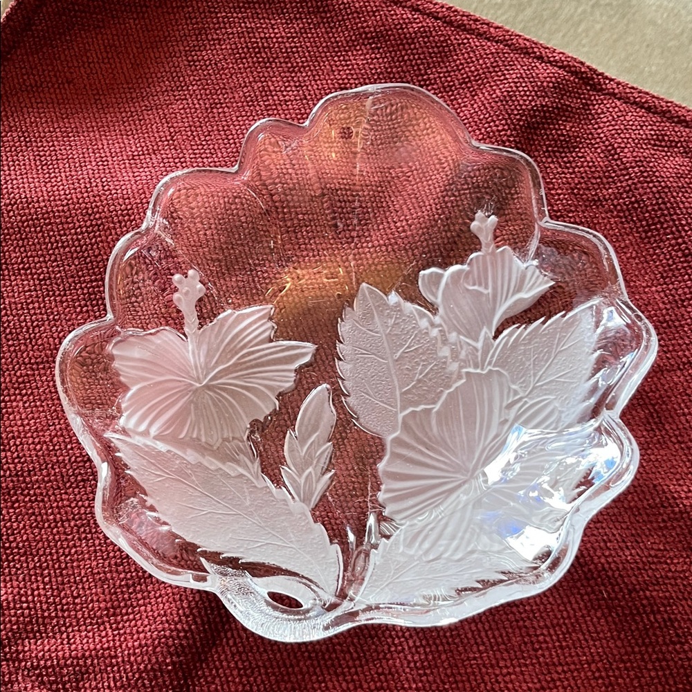 Vintage Savoir Vivre Japan Crystal Frosted Etched Glass Bowl